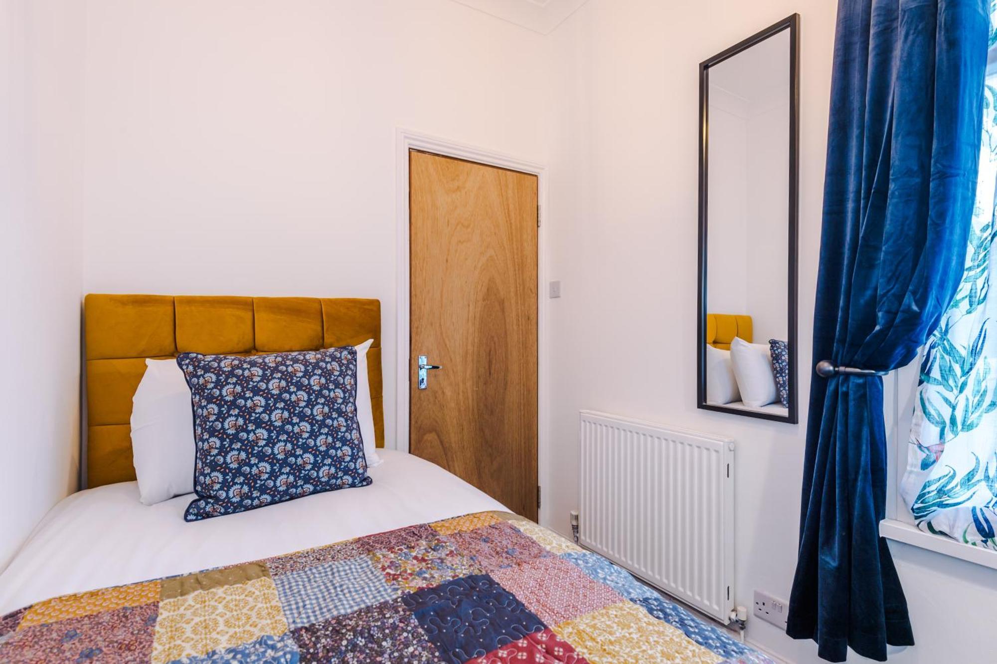 Holiday home Foxton House Stylish 3bed Retreat - Walk To Coventry's Delights *