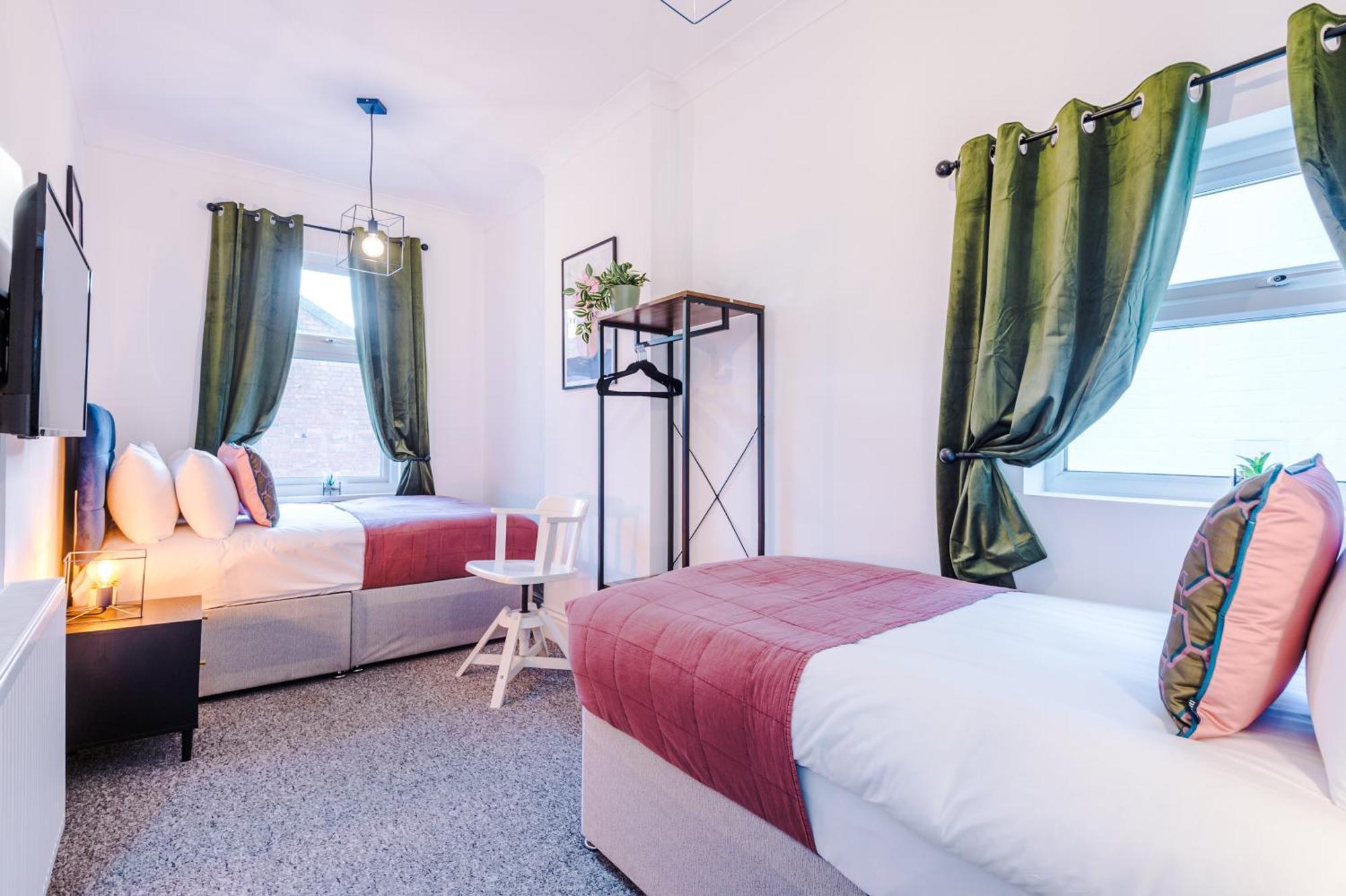 Holiday home Foxton House Stylish 3bed Retreat - Walk To Coventry's Delights