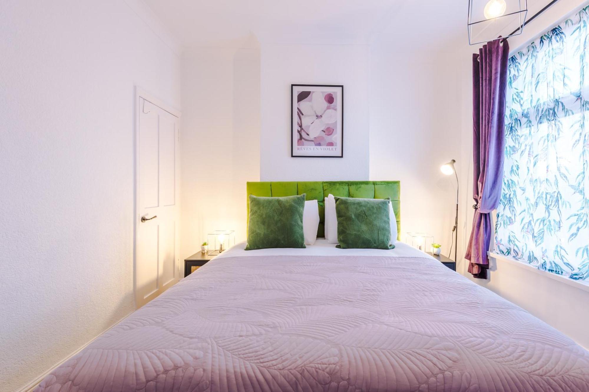 Holiday home Foxton House Stylish 3bed Retreat - Walk To Coventry's Delights *